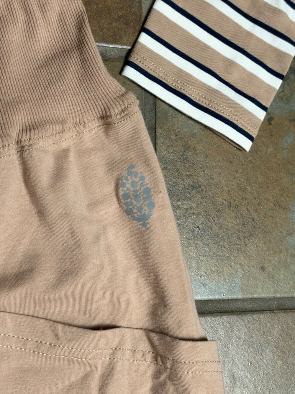 NWOT FP Movement Up In The Air Printed Set - Picture 5 of 7